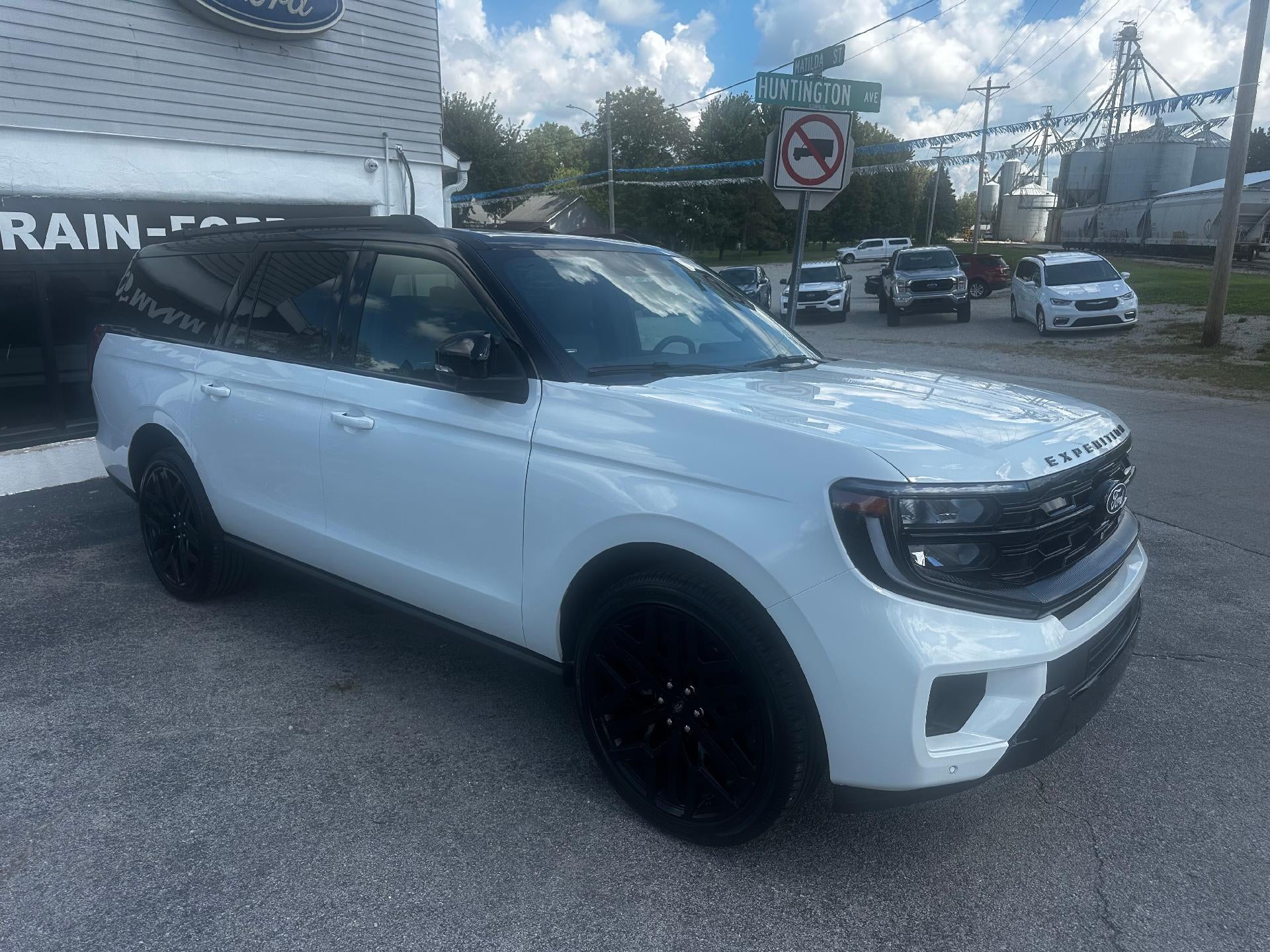 2027 Ford Expedition Max Platinum 4x4