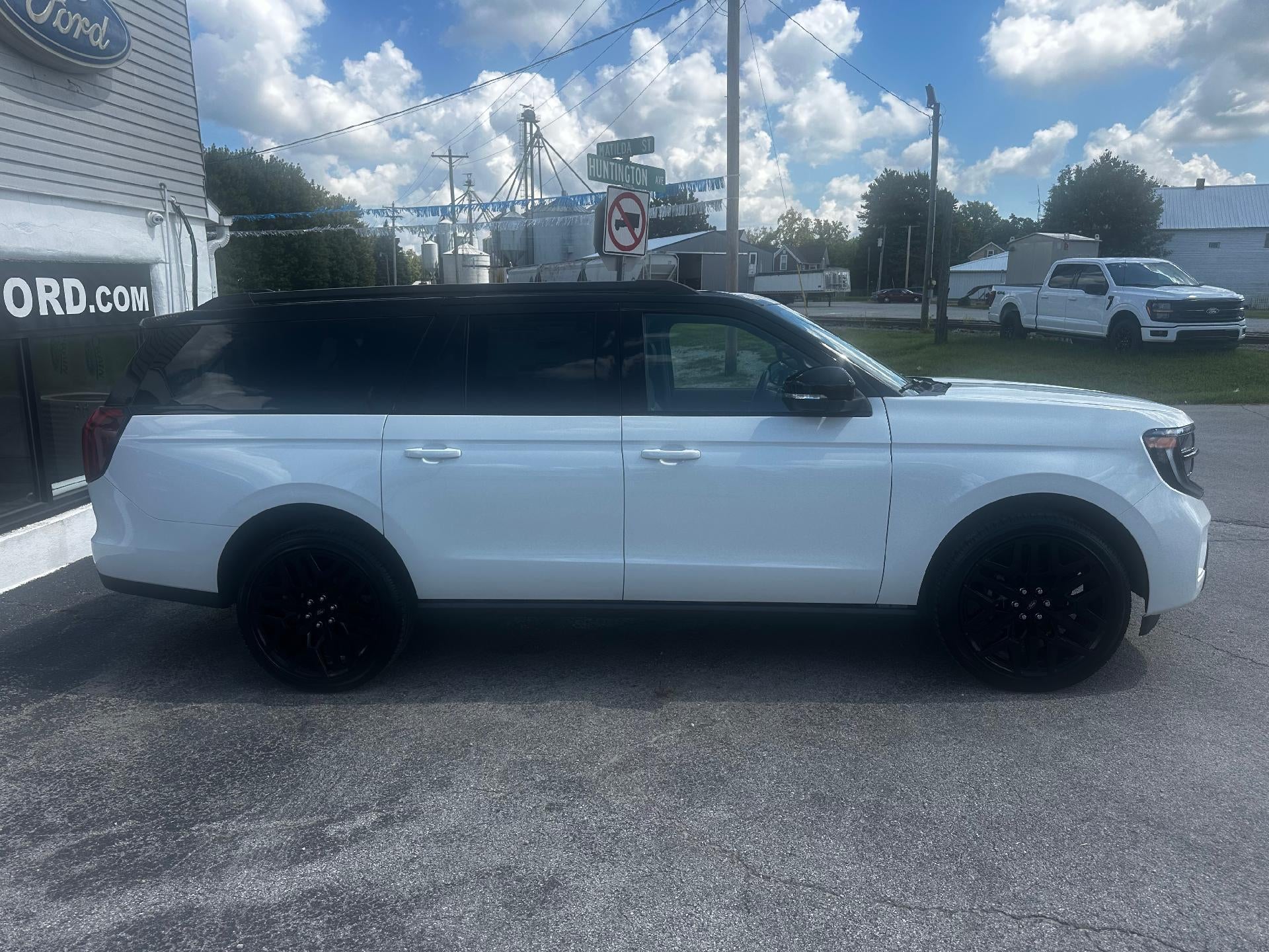 2027 Ford Expedition Max Platinum 4x4