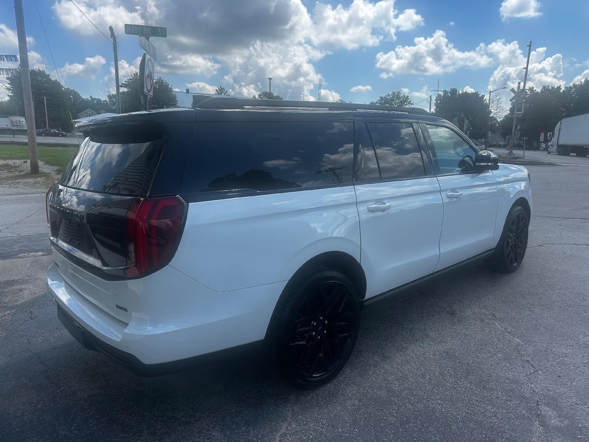 2027 Ford Expedition Max Platinum 4x4