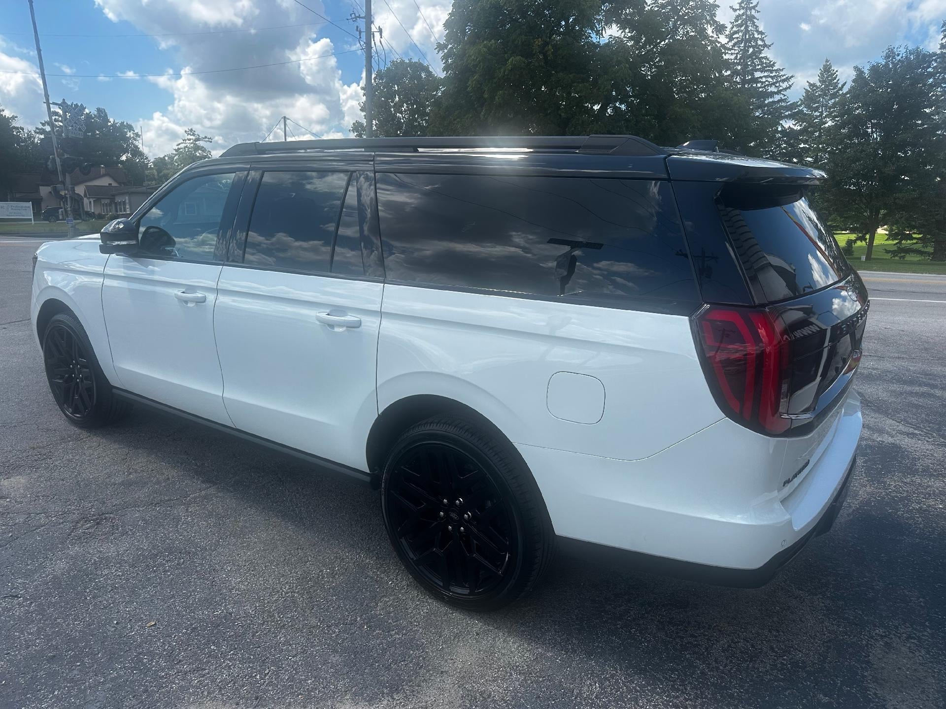 2027 Ford Expedition Max Platinum 4x4