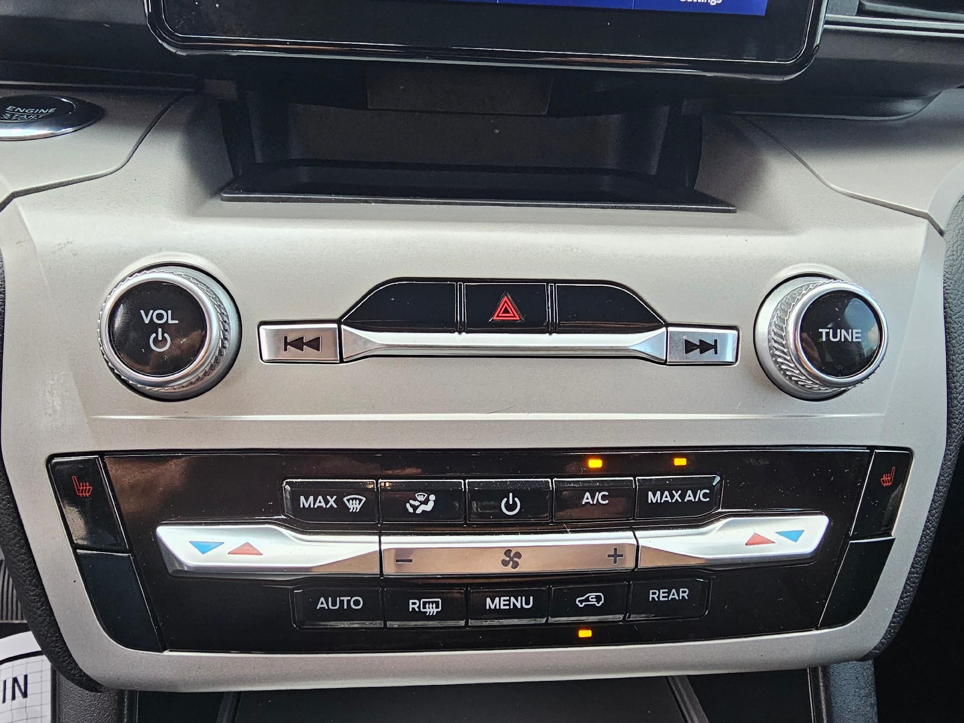 2023 Ford Explorer XLT 4WD