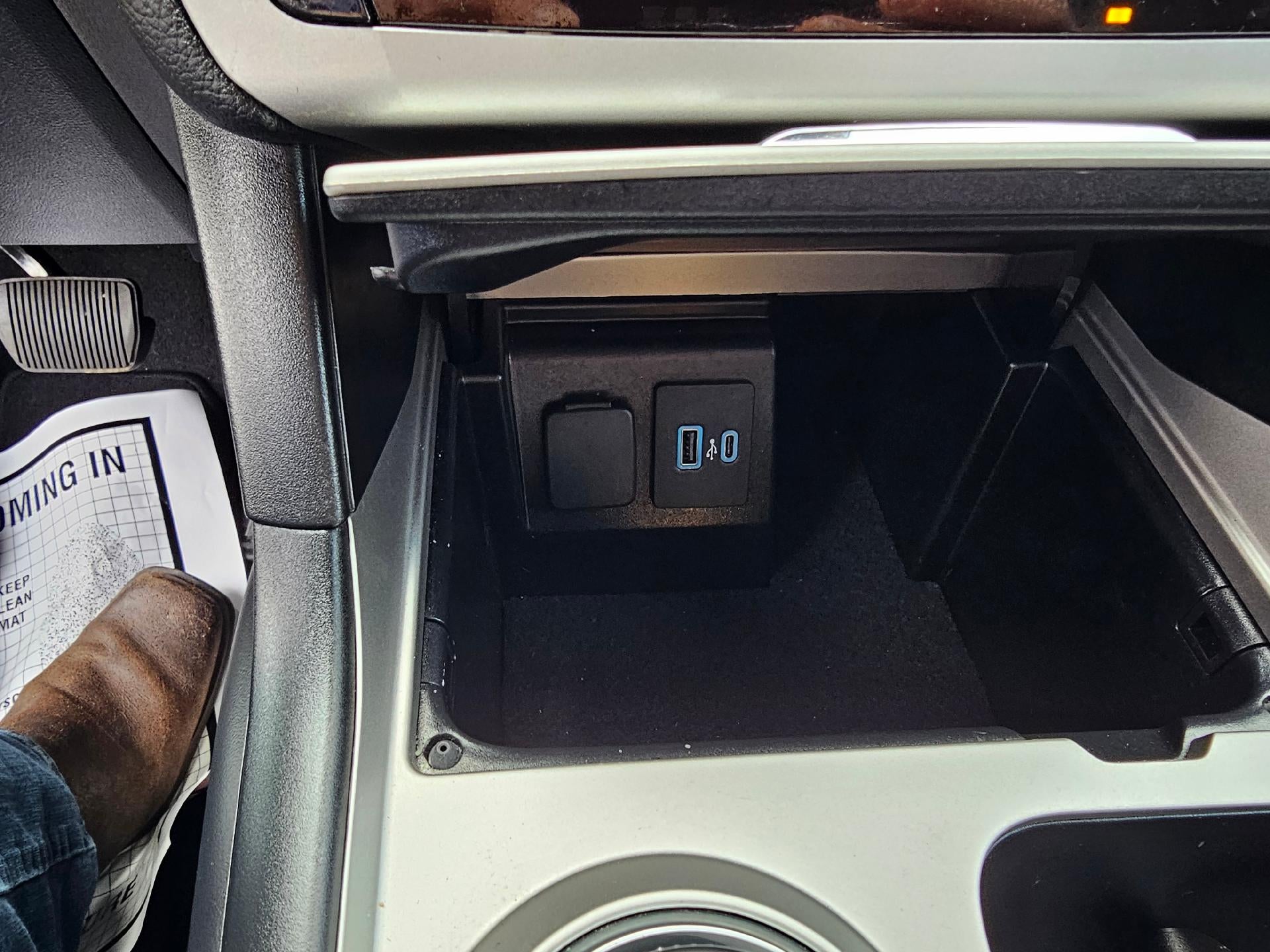 2023 Ford Explorer XLT 4WD