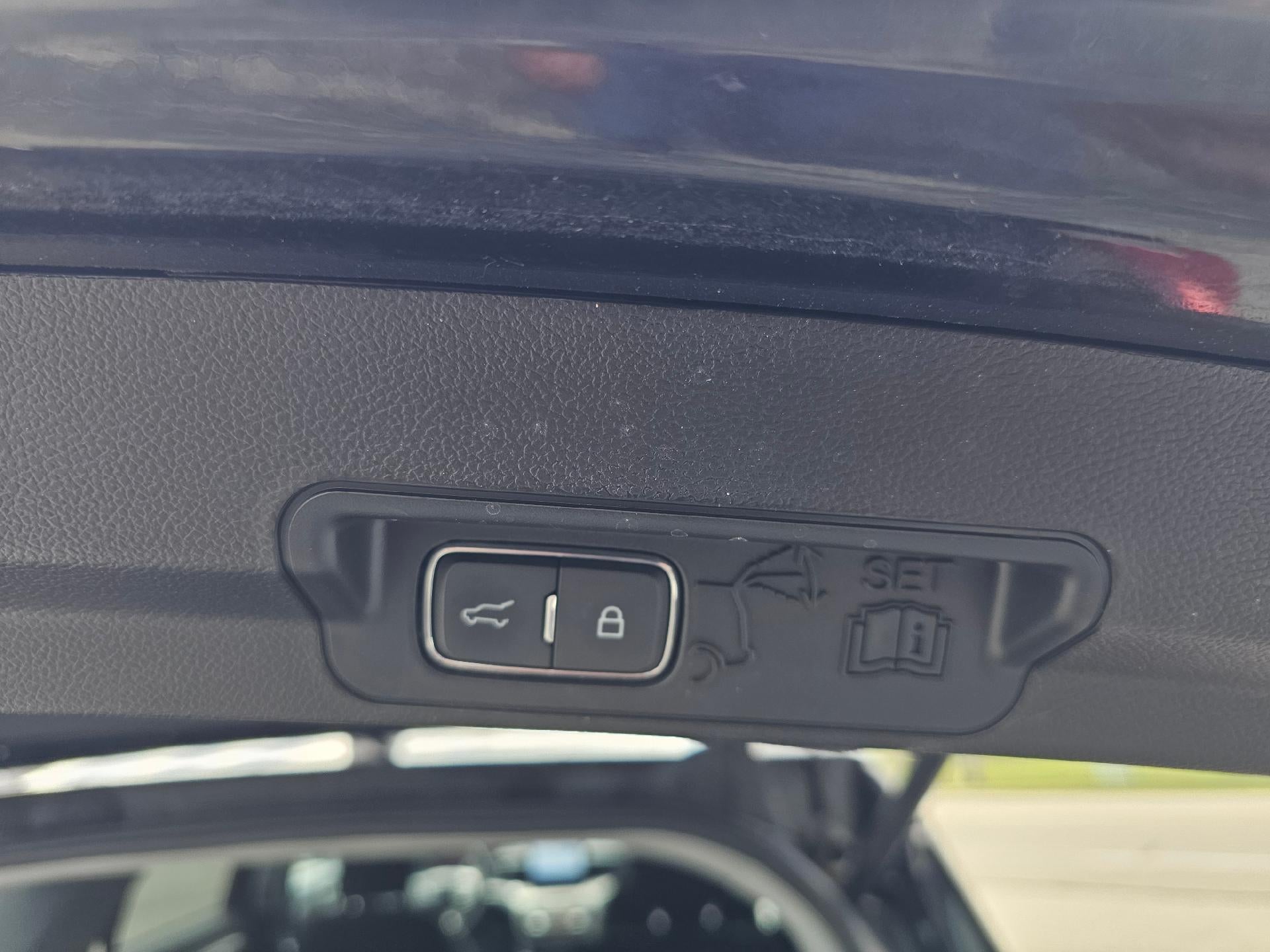 2023 Ford Explorer XLT 4WD