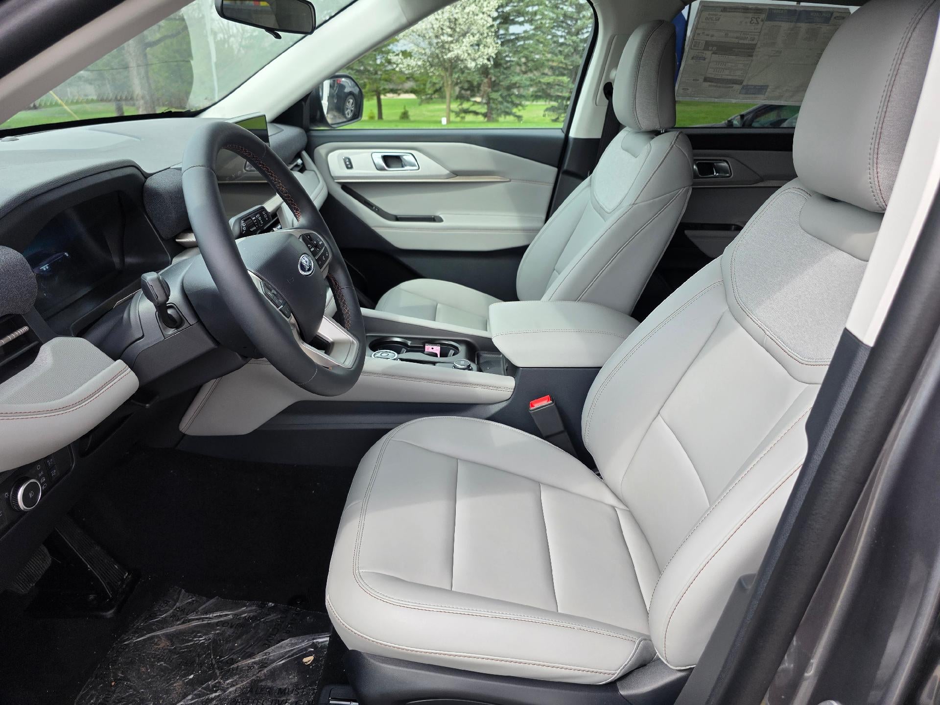 2026 Ford Explorer Active w/200A Pkg 4WD