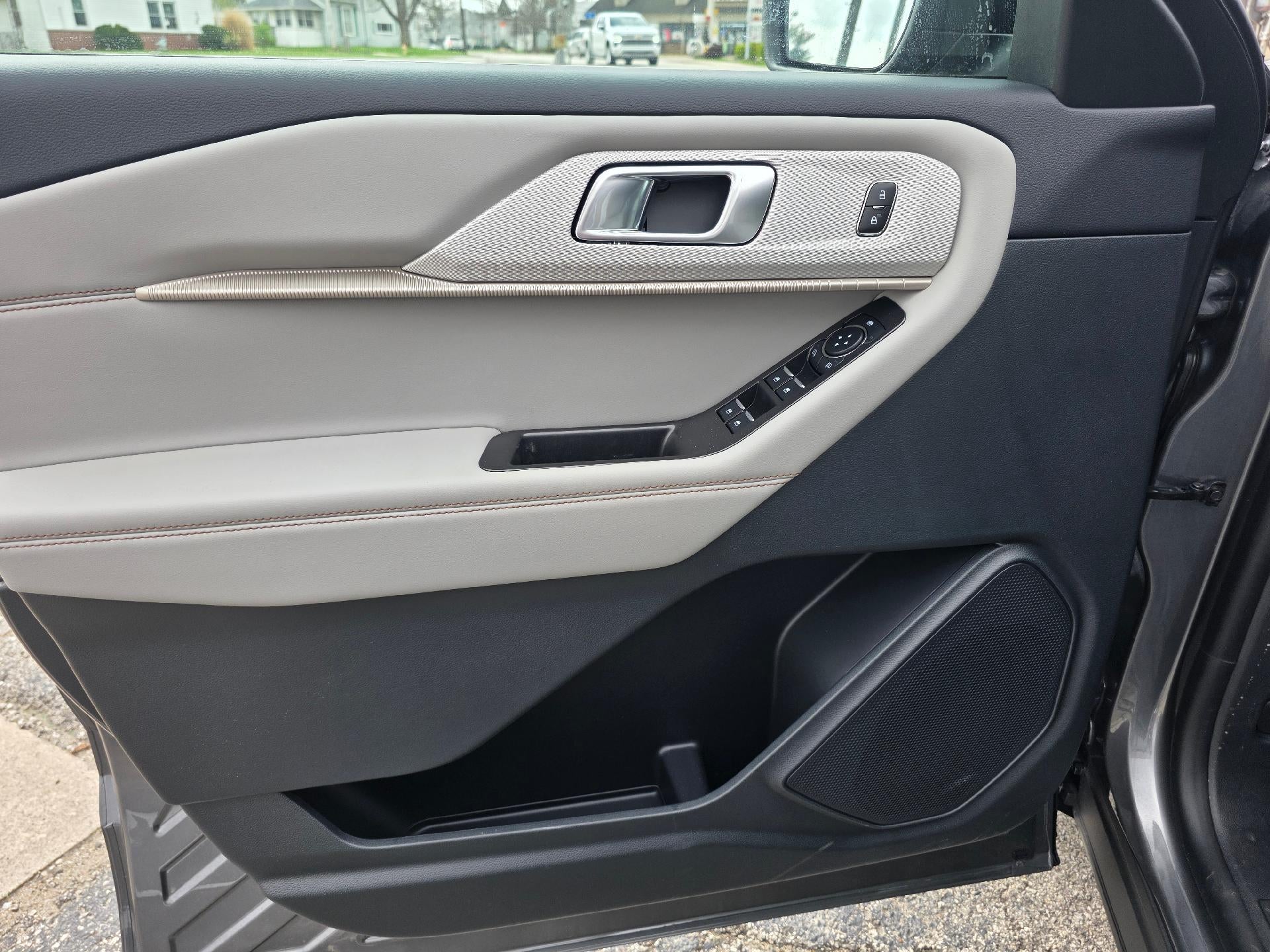 2026 Ford Explorer Active w/200A Pkg 4WD