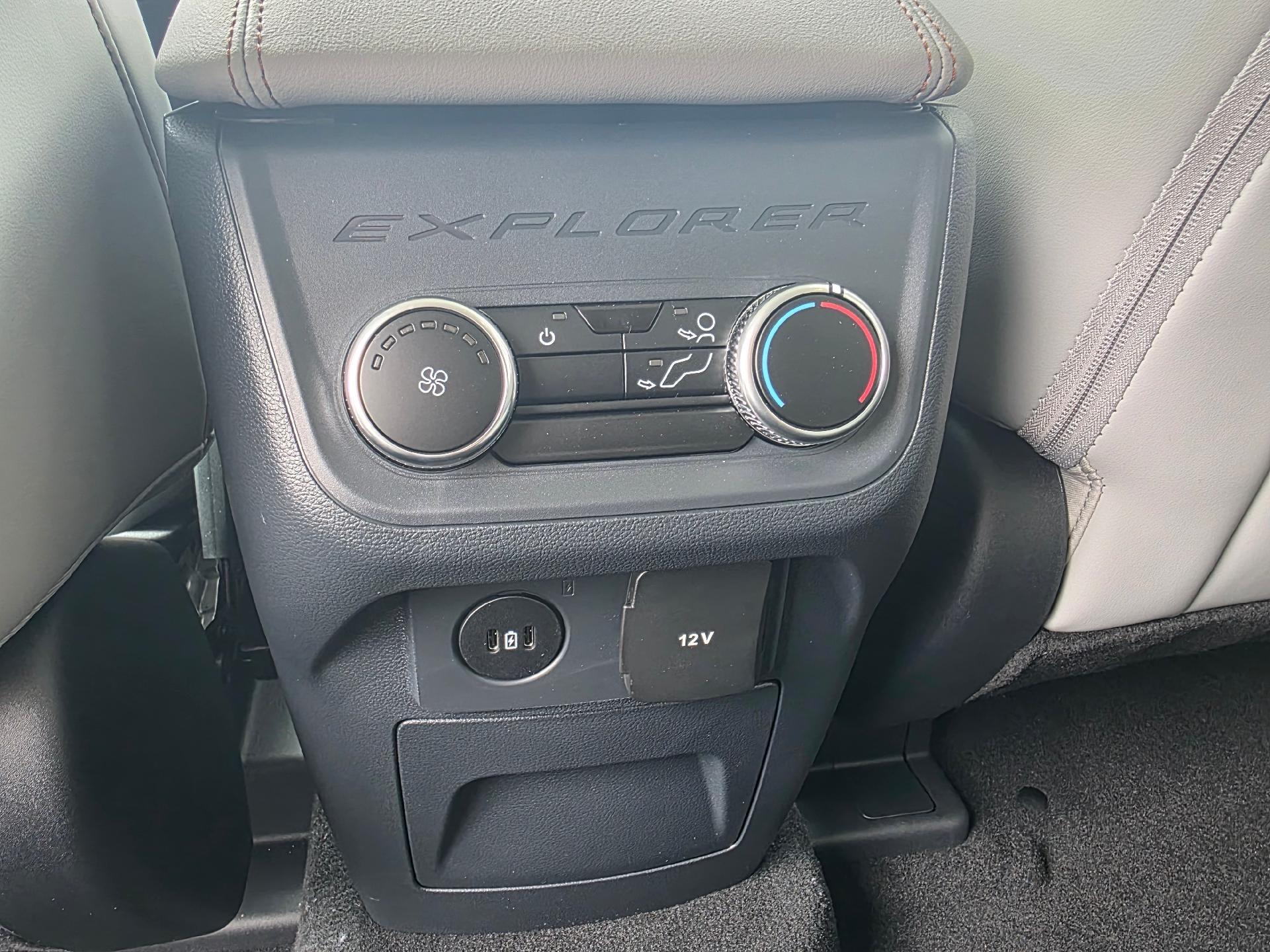 2026 Ford Explorer Active w/200A Pkg 4WD