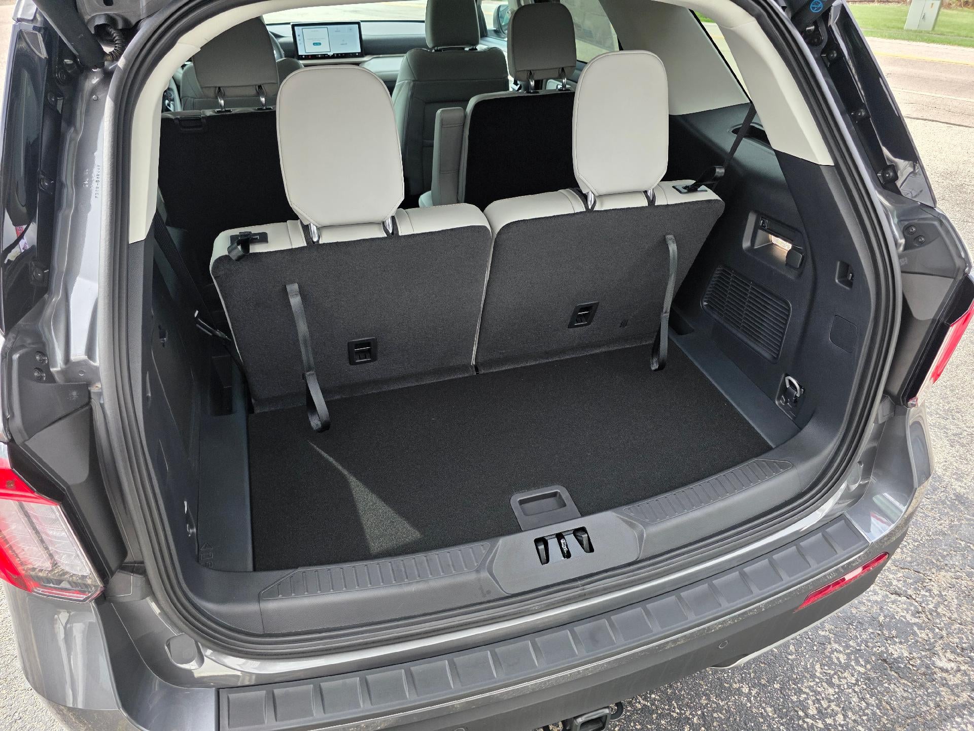 2026 Ford Explorer Active w/200A Pkg 4WD