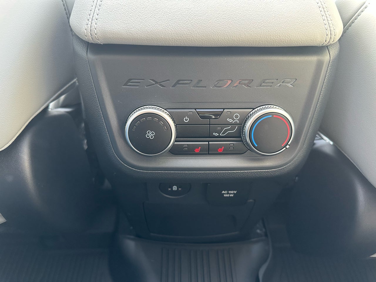 2026 Ford Explorer Platinum 4WD