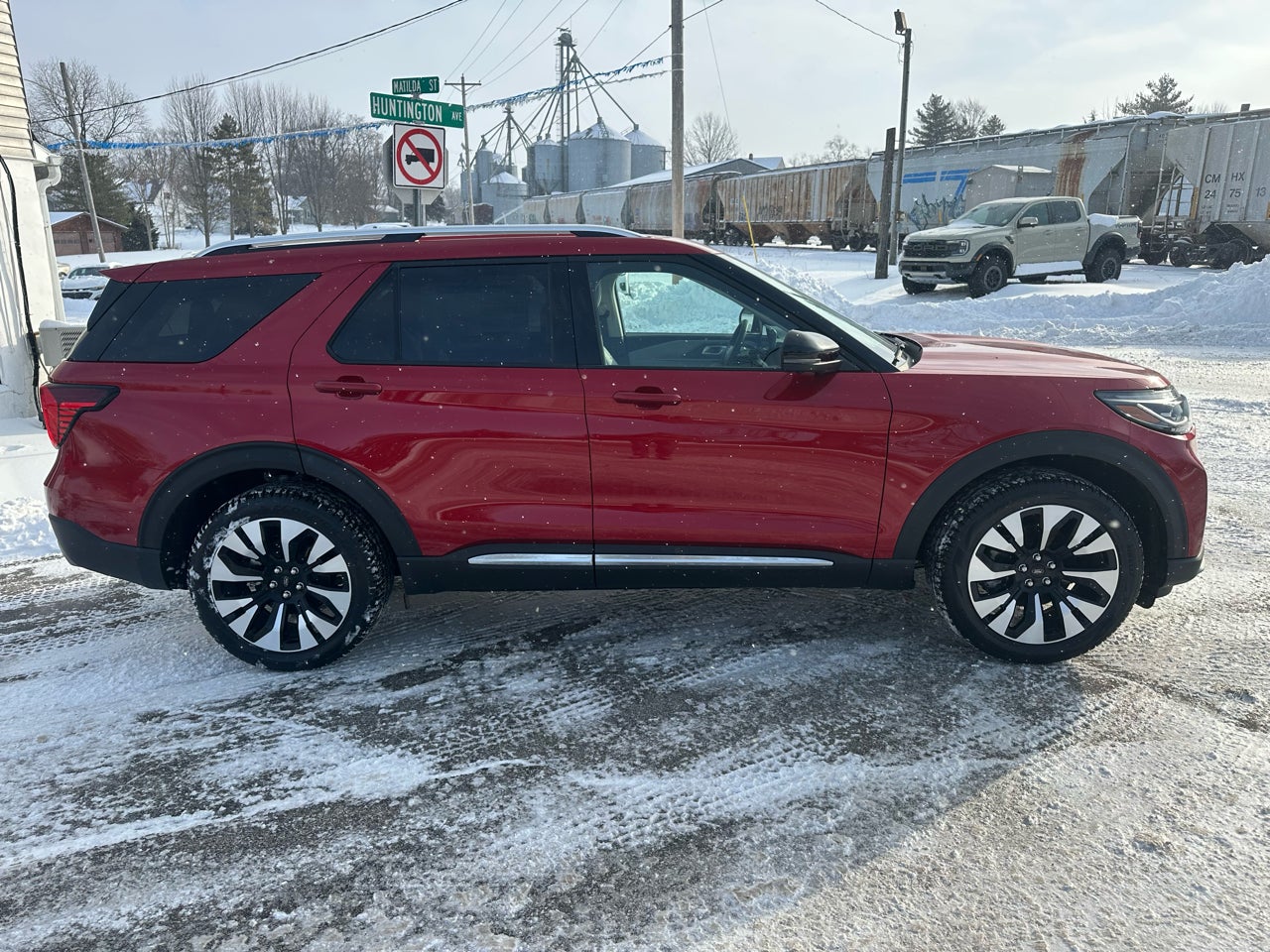 2026 Ford Explorer Platinum 4WD