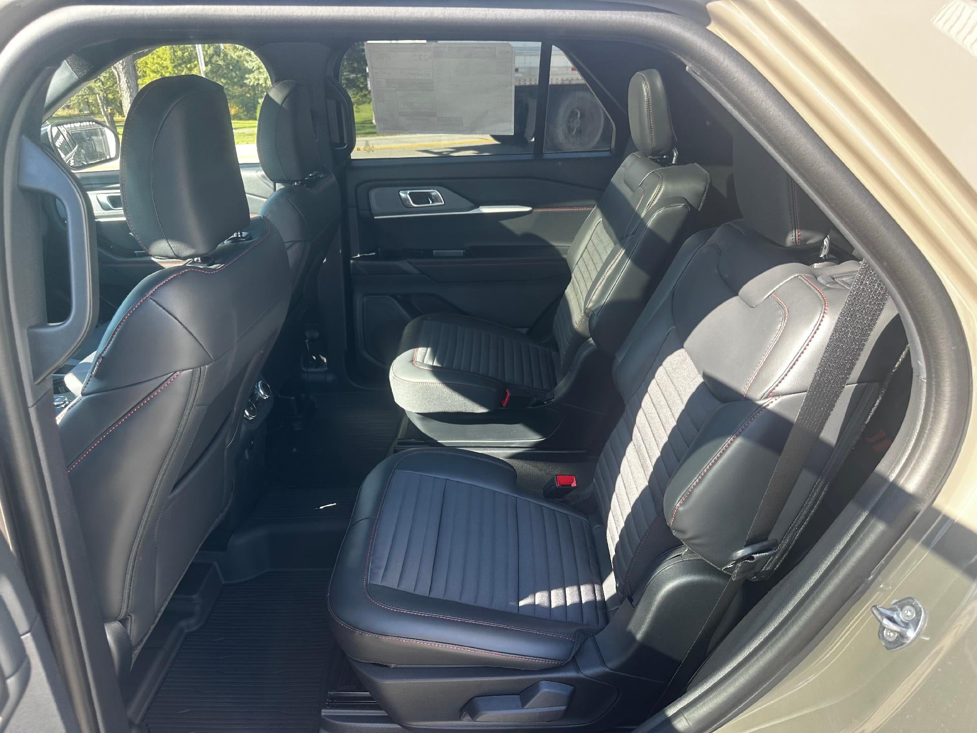 2027 Ford Explorer ST-Line 4WD