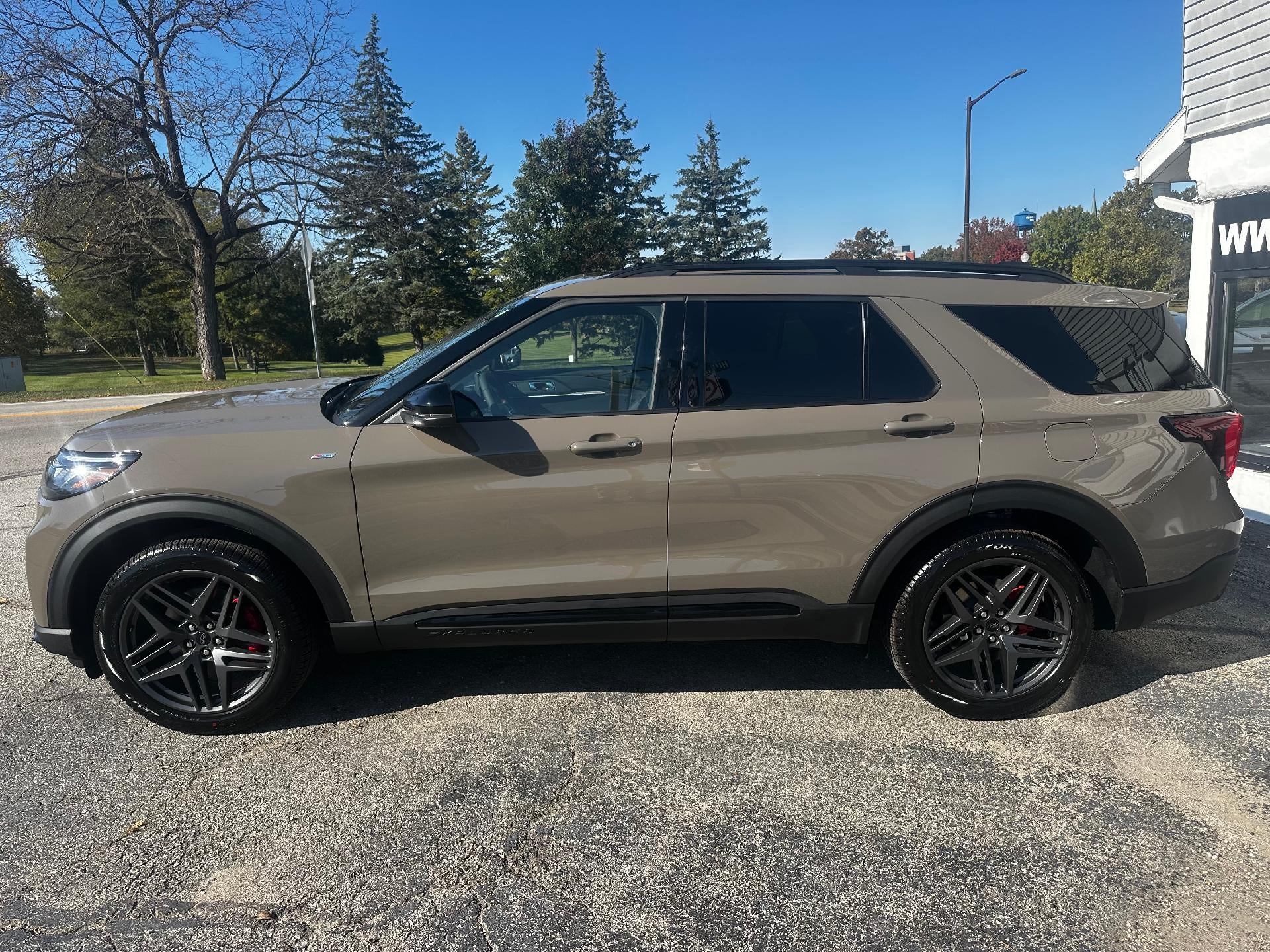 2027 Ford Explorer ST-Line 4WD