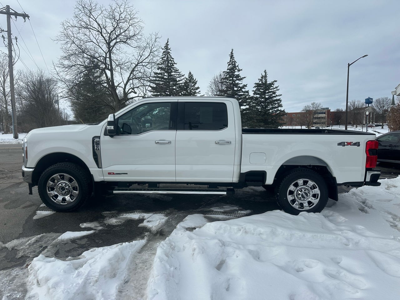 2024 Ford Super Duty F-250 SRW LARIAT 4WD Crew Cab 6.75' Box