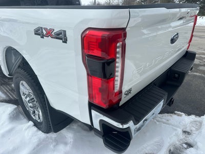 2024 Ford Super Duty F-250 SRW LARIAT 4WD Crew Cab 6.75' Box