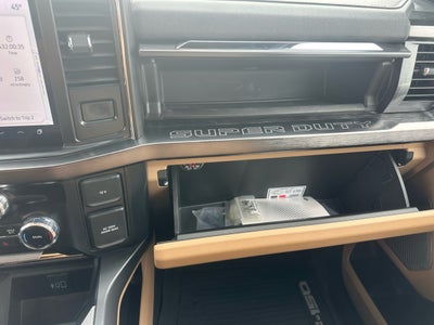 2024 Ford Super Duty F-250 SRW LARIAT 4WD Crew Cab 6.75' Box