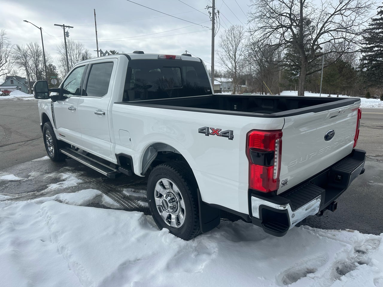 2024 Ford Super Duty F-250 SRW LARIAT 4WD Crew Cab 6.75' Box