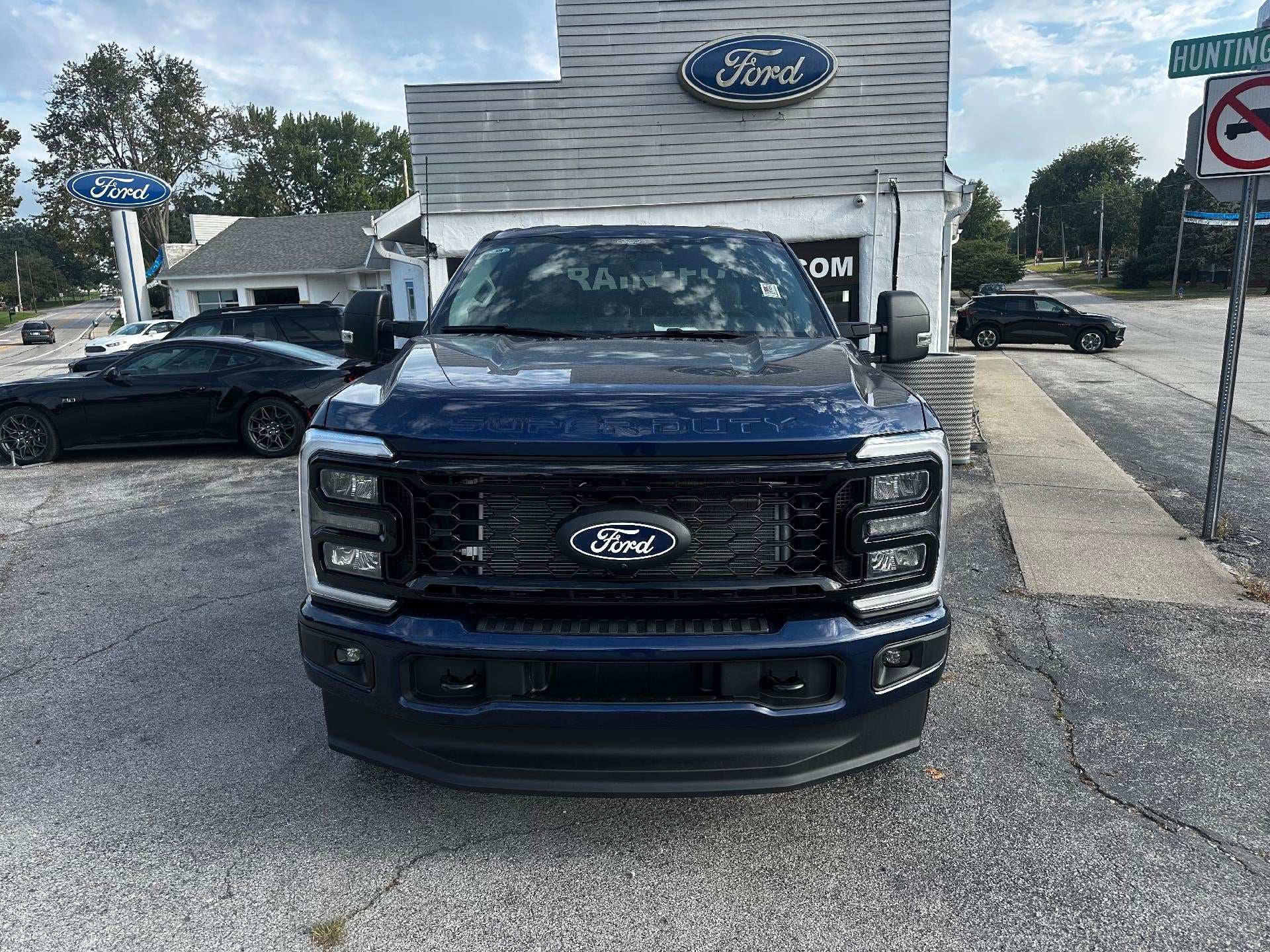 2027 Ford Super Duty F-250 SRW XLT 4WD Crew Cab 6.75' Box