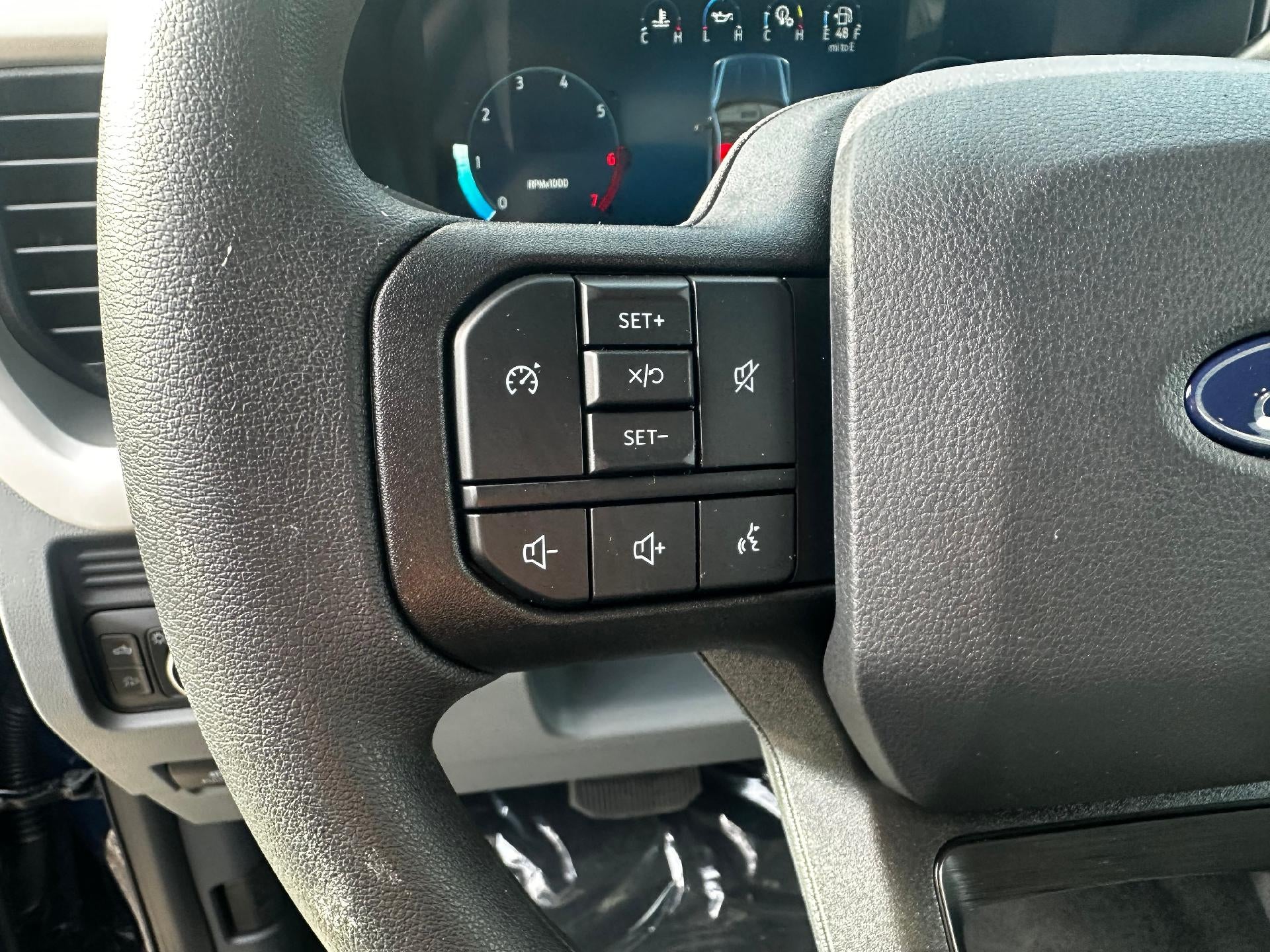 2027 Ford Super Duty F-250 SRW XLT 4WD Crew Cab 6.75' Box