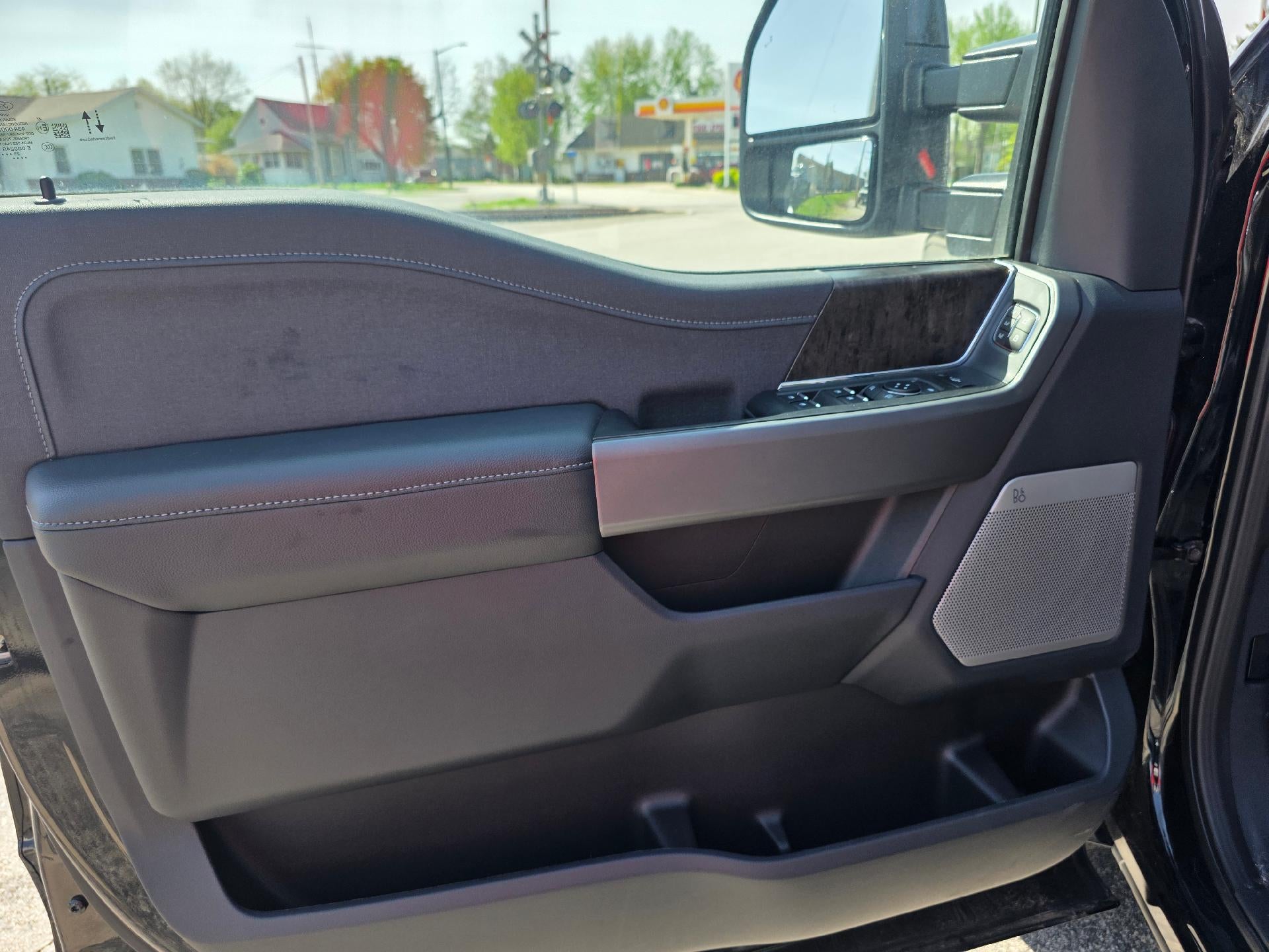 2026 Ford Super Duty F-350 SRW LARIAT 4WD Crew Cab 8' Box