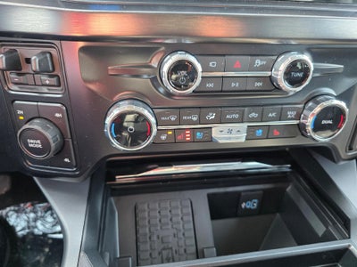 2026 Ford Super Duty F-350 SRW LARIAT 4WD Crew Cab 8' Box