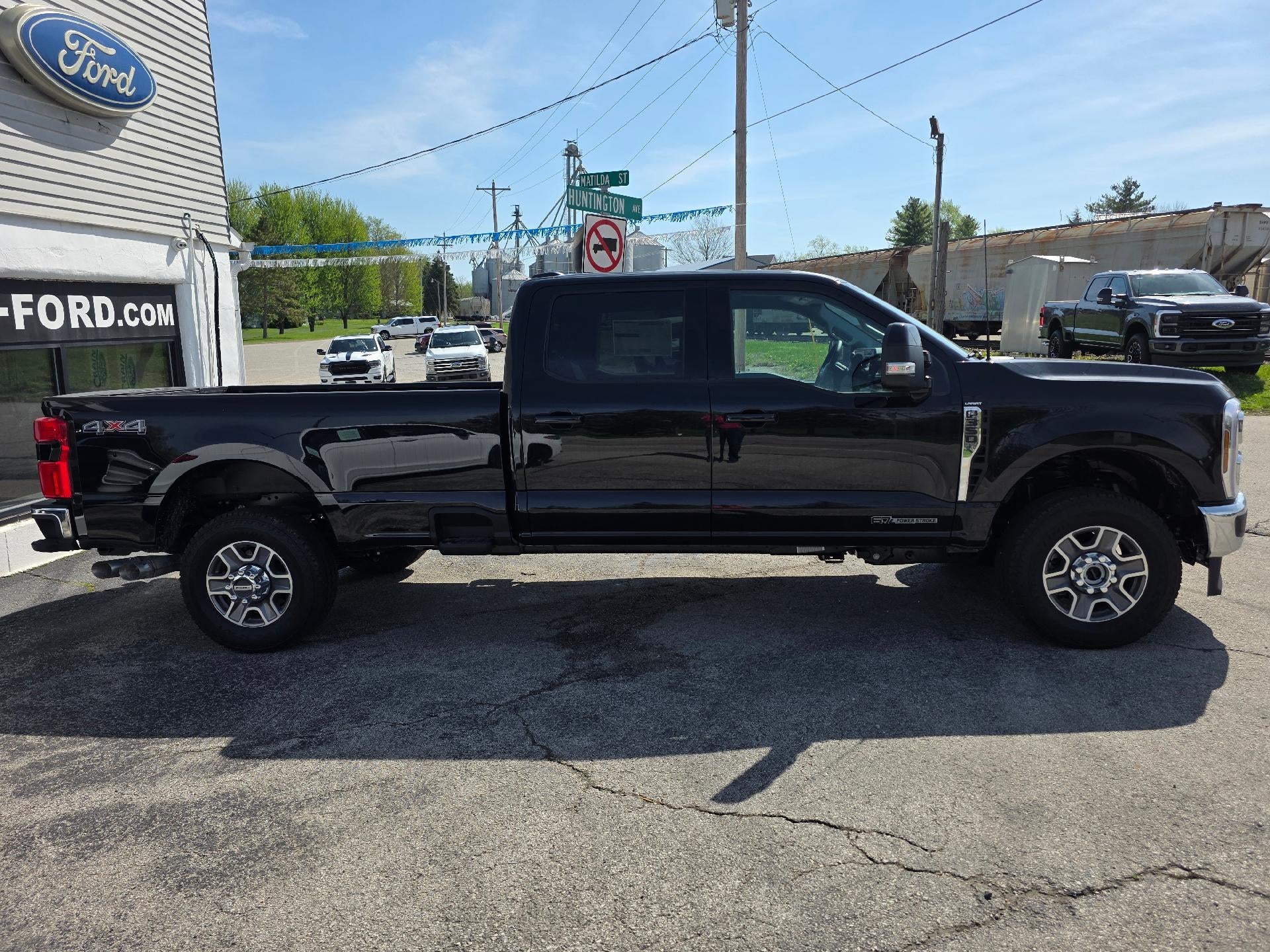 2026 Ford Super Duty F-350 SRW LARIAT 4WD Crew Cab 8' Box