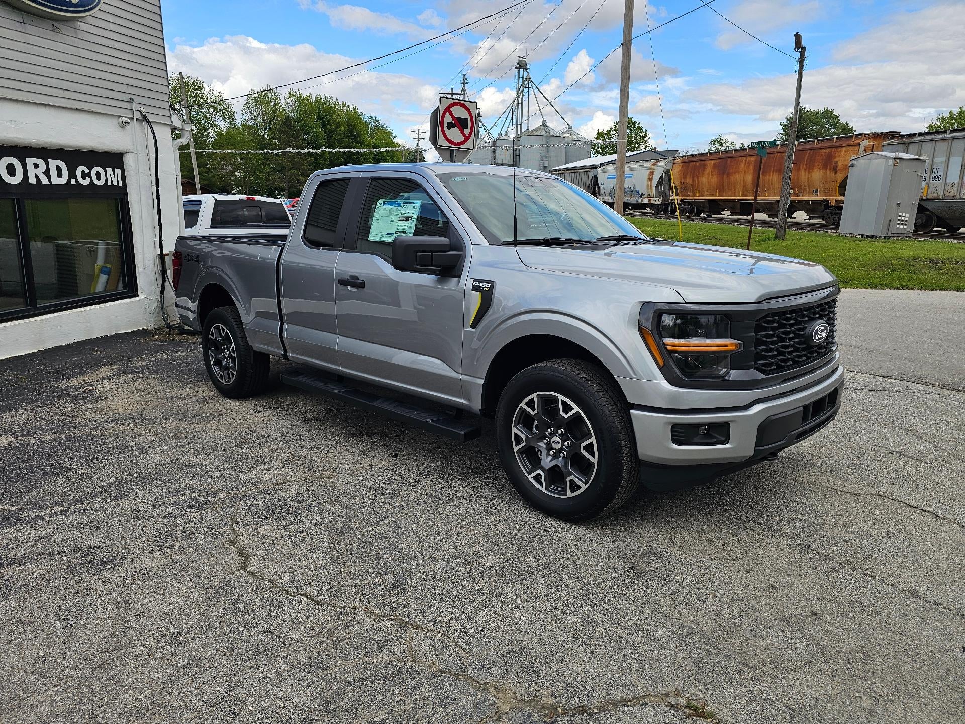 2025 Ford F-150 STX 4WD SuperCab 6.5' Box