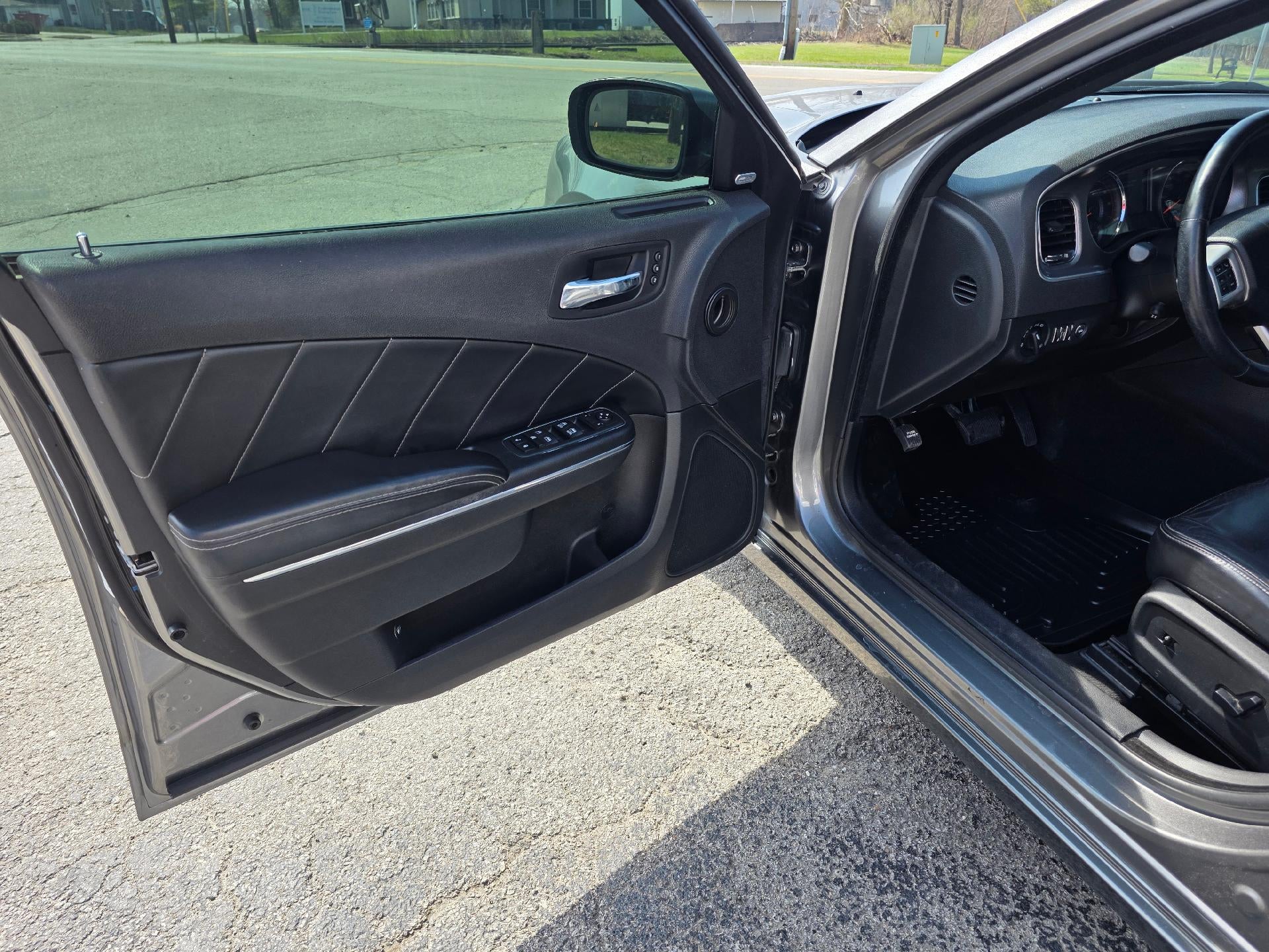 2011 Dodge Charger 4dr Sdn RT Max RWD