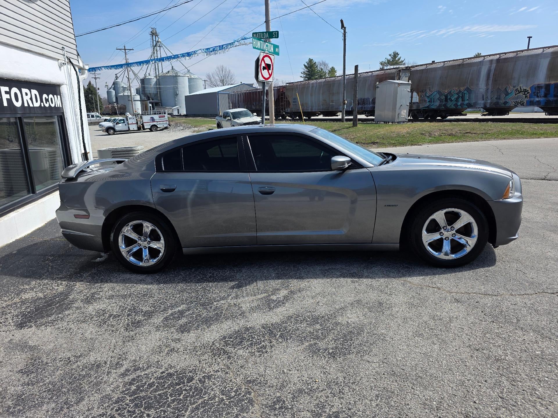 2011 Dodge Charger 4dr Sdn RT Max RWD