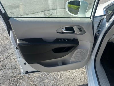 2022 Chrysler Pacifica Touring L FWD
