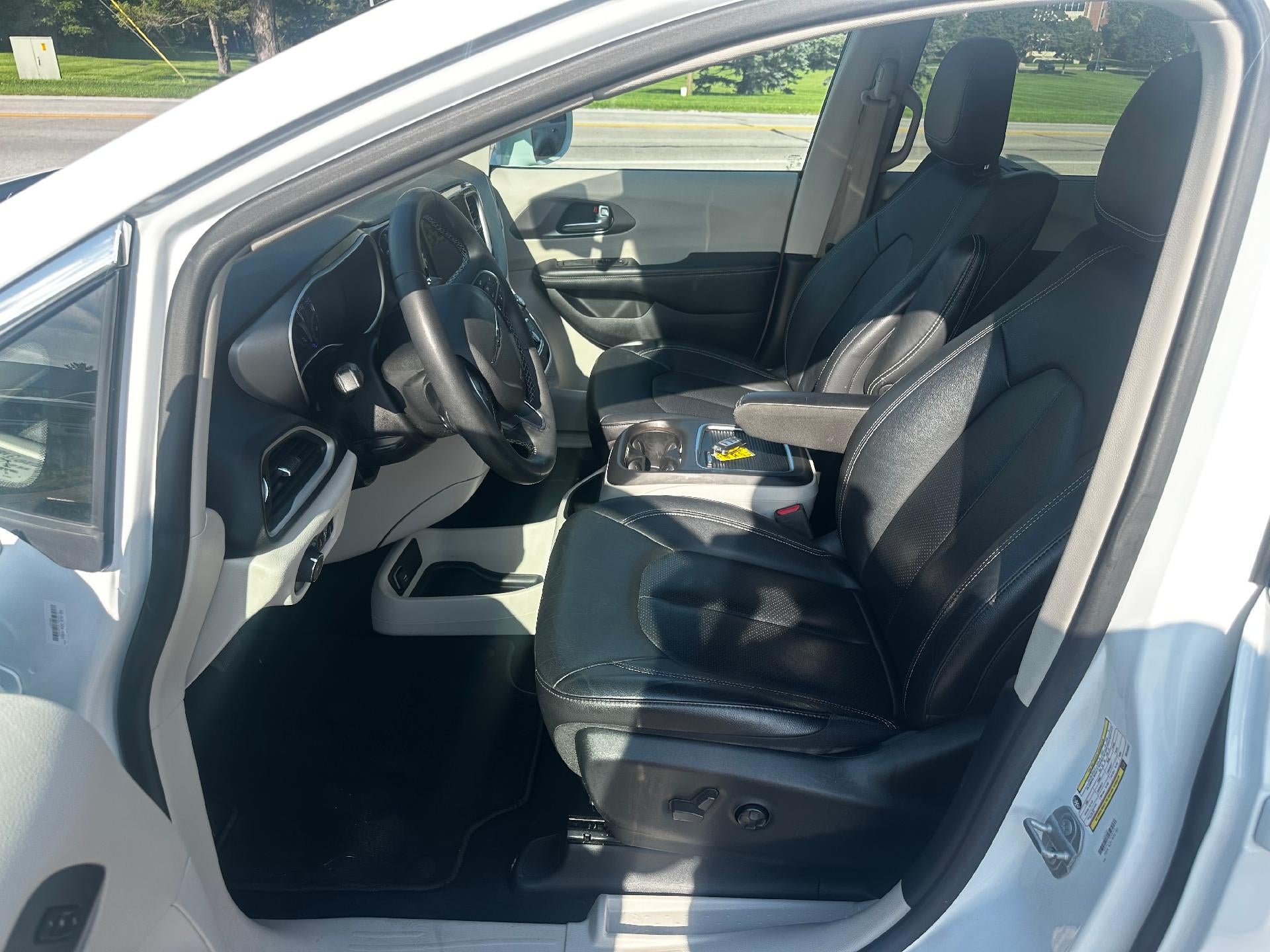 2022 Chrysler Pacifica Touring L FWD