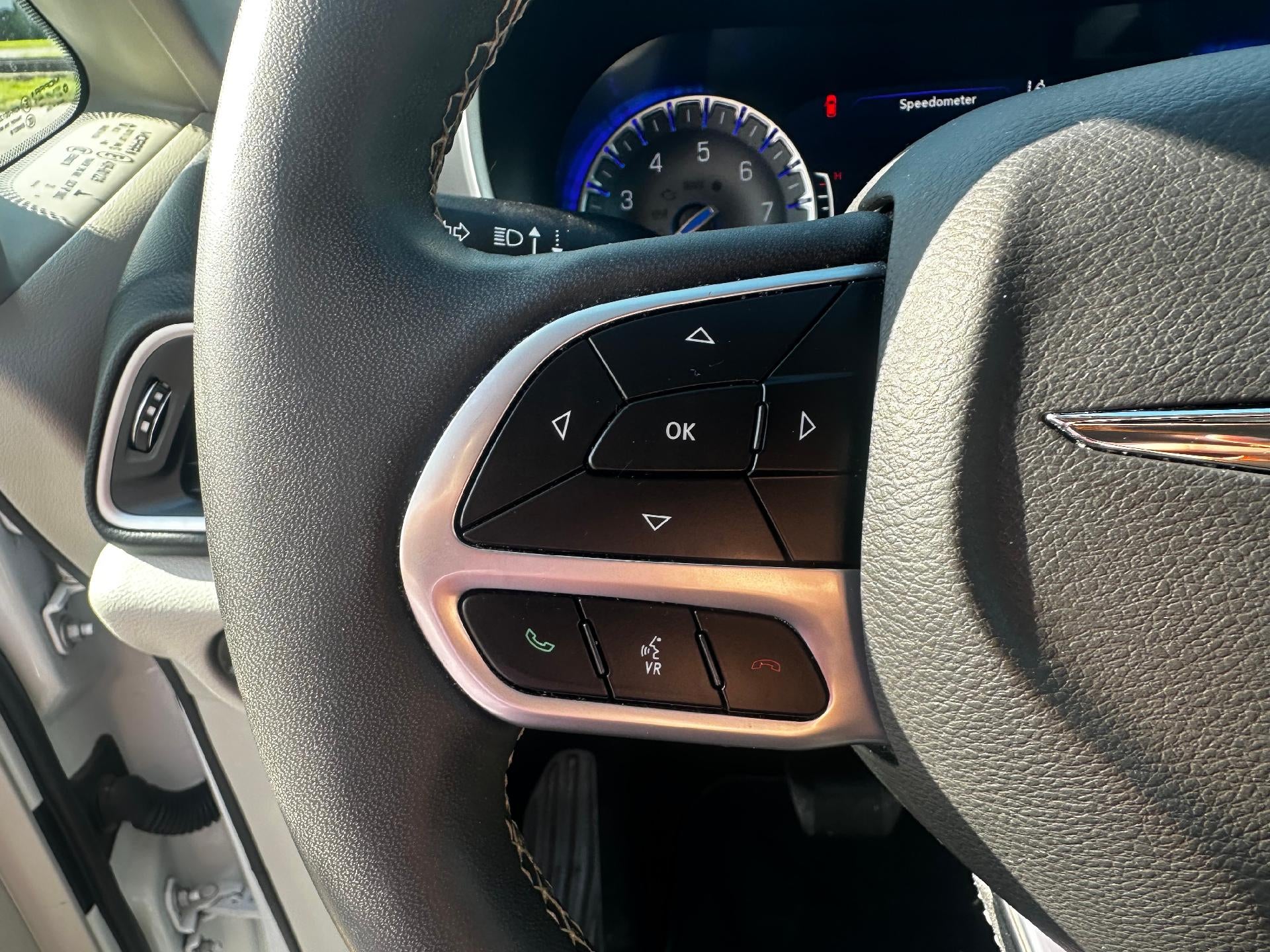 2022 Chrysler Pacifica Touring L FWD