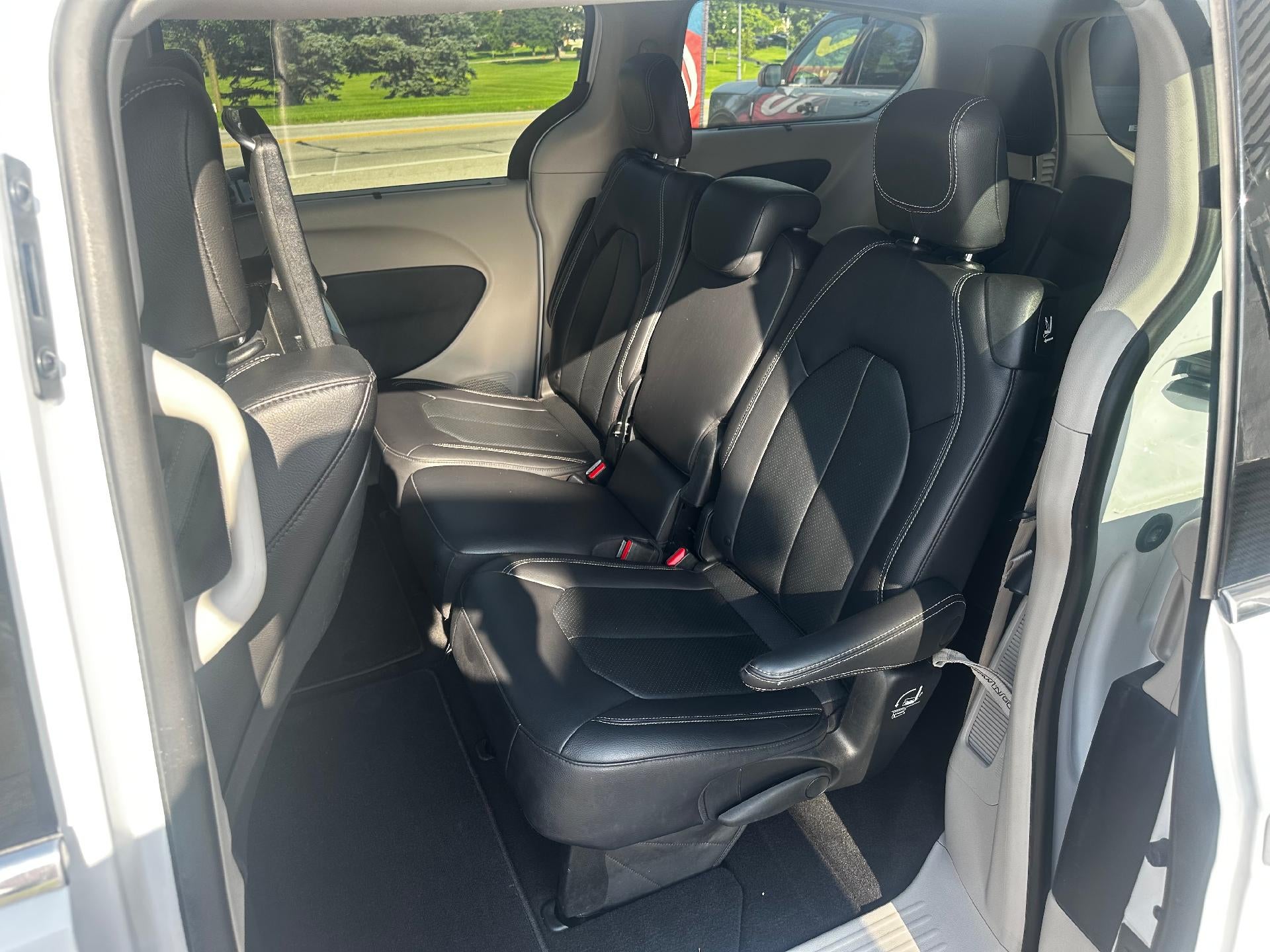 2022 Chrysler Pacifica Touring L FWD